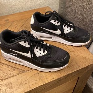 Nike Air Max 90, size 8, black and white